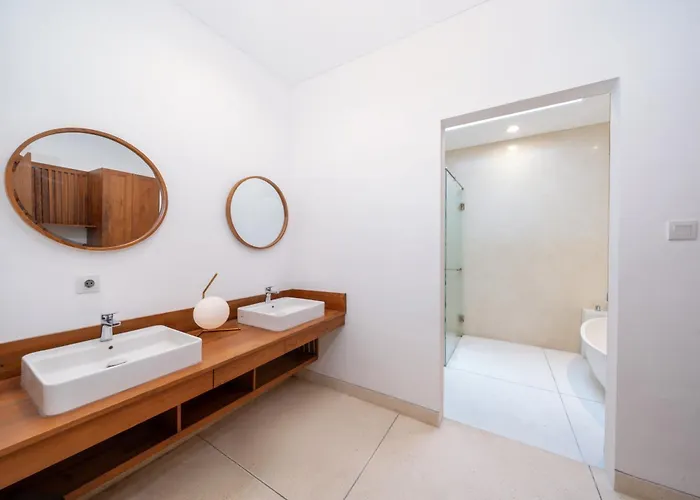 ヴィラ Floro Canggu By Dhananjaya Hospitality Munggu
