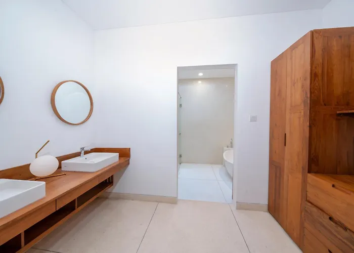 Floro Canggu By Dhananjaya Hospitality ヴィラ *
